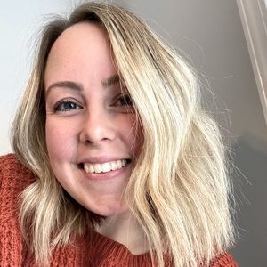 Meet your Posher, Abby